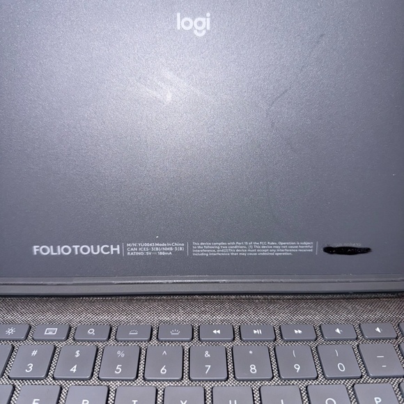Logitech Folio Touch iPad Keyboard Case with Trackpad - Picture 2 of 7